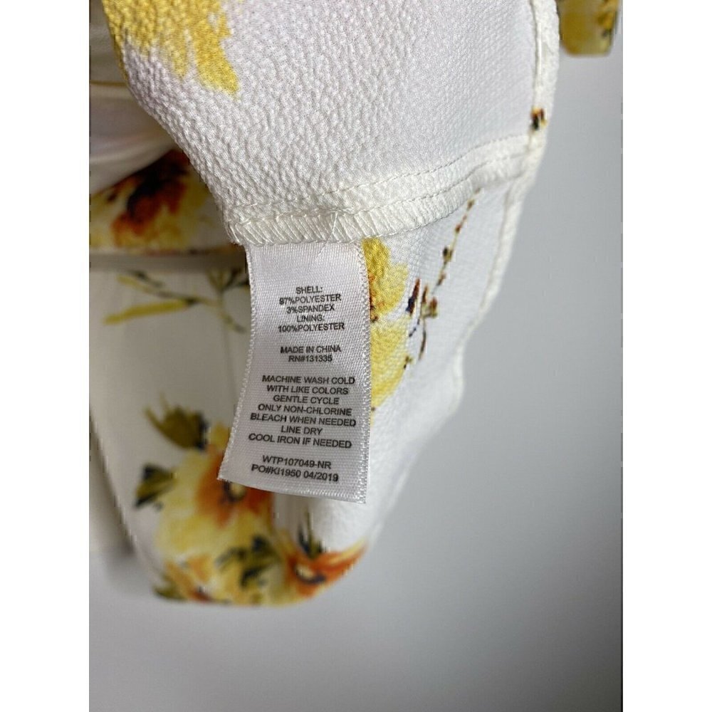 Socialite Blouse Size XS Women's Floral Short Sleeve V Neck Button Peplum Waist - Picture 7 of 7
